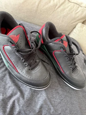 AJ2, Air Jordan 2 Médio, Cor Rara, Preto/Cinza Cimento/Vermelho, Usado Uma Vez, Lote 1093 - Imagem 1 de 4
