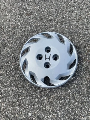 Cubierta de rueda de tapacubos atornillada de 13 pulgadas Honda Prelude 1990 de fábrica 44733SFIN000 Foto 1 de 4