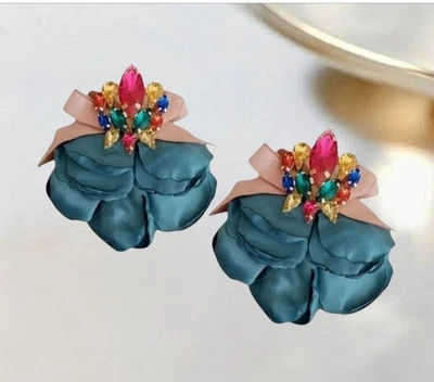 Pendientes Anthropologie Tela Flor Estrás Foto 1 de 3