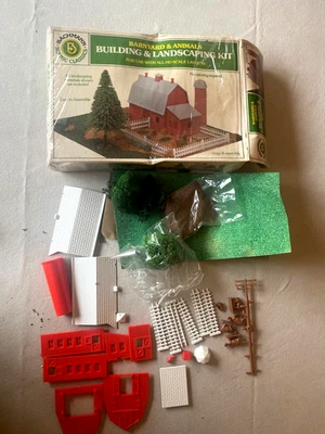 Vintage HO Gauge Bachmann Barnyard Open Kit #2554 Landscaping Snap Fit - Image 1 of 4