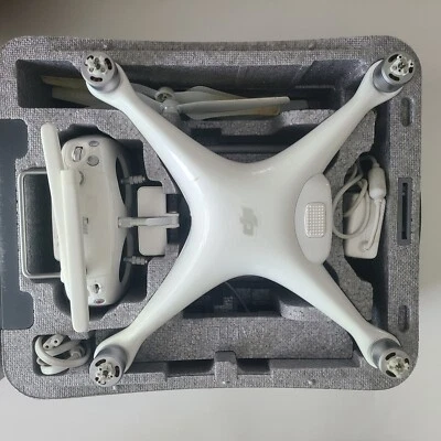 DJI Phantom 4 Drone - White (PHANTOM4) - Image 1 of 4