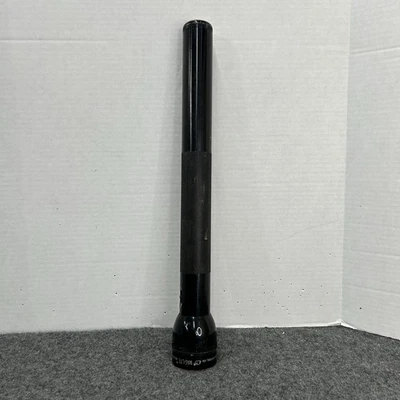 "Linterna Mag-Lite D5002231757 vintage negra 17"" - probada funcionando" Foto 1 de 4