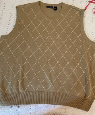Men's Saddlebred Knit Sweater Vest SZ LARGE Tan Diamond Pattern Classic - Image 1 of 4