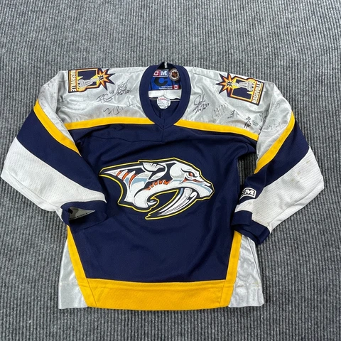 VTG Nashville Predators Hockey Jersey Boys Small CCM Blue Autographed Signed NHL Cover