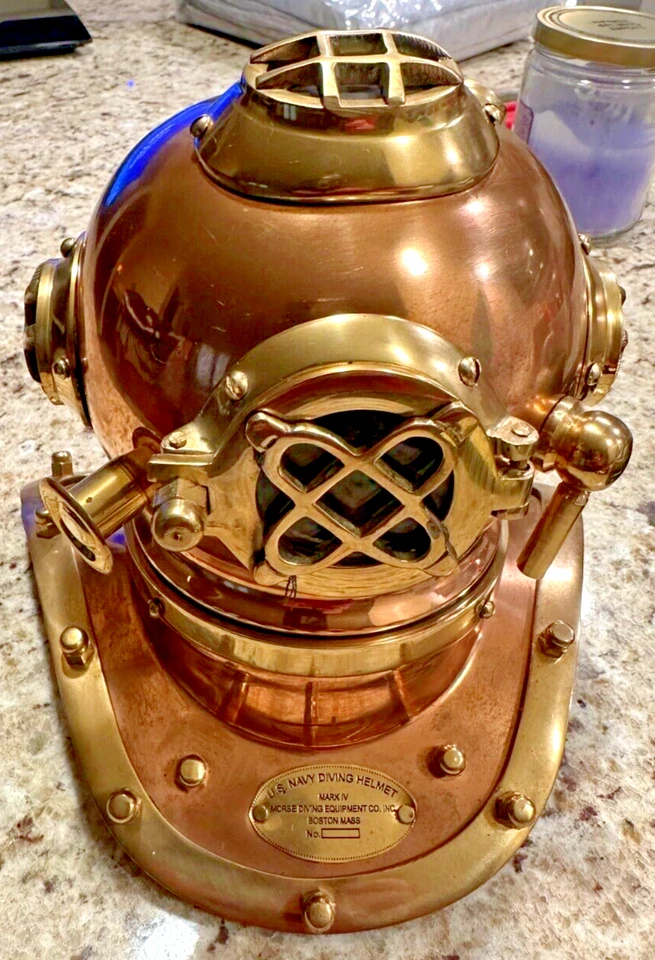 Collectors U.S.A Navy Diving Helmet, Beautiful, Very Rare, Mark IV, Morse Diving - Image 1 of 4