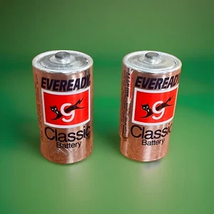 Silver Eveready Classic Vintage Baterías C Batería Juego de 2 De Colección Cat 9 No. 935 - Imagen 1 de 6