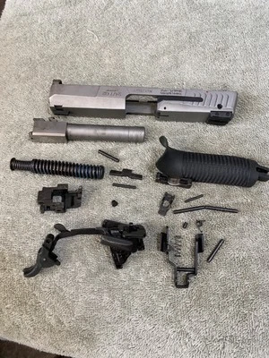 Taurus PT 24/7 G2 IN 45 ACP STAINLESS REPAIR REPLACEMENT PARTS f41108 - Image 1 of 4