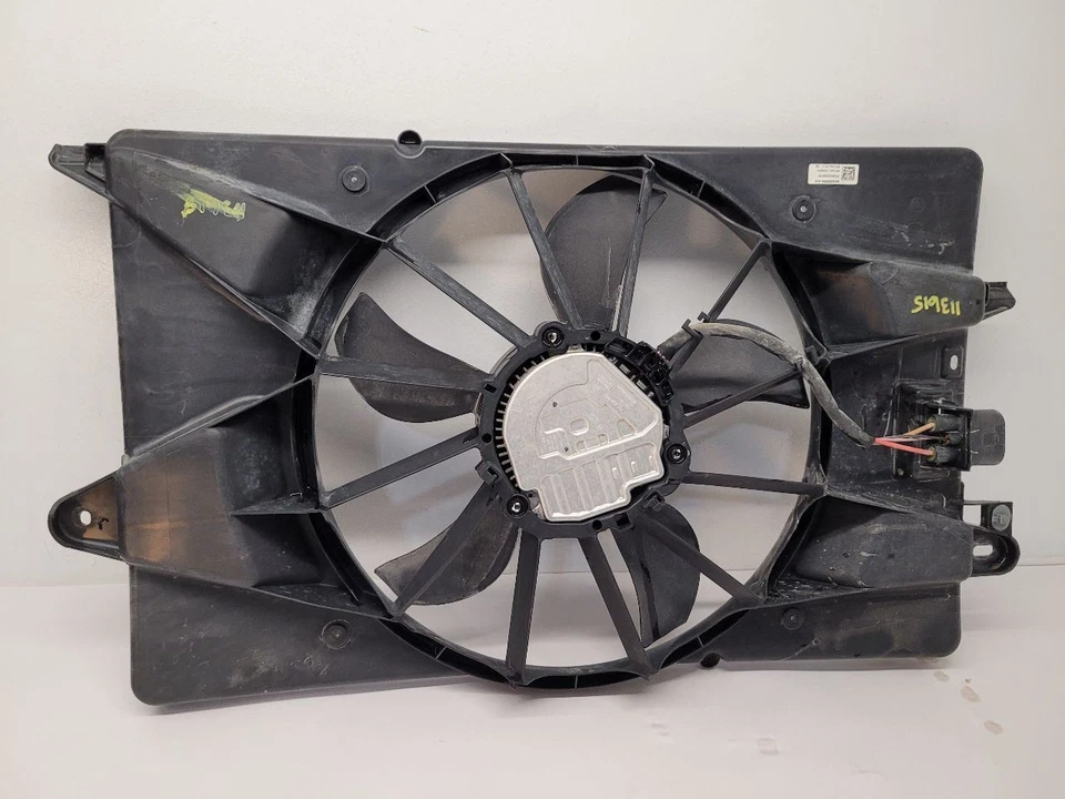 2015-2017 CHRYSLER 200 Radiator Fan Motor Fan Assembly 68205996AB 15-17 Foto 1 de 4