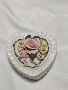 Heart Shaped White Porcelain Trinket Box with Raised Porcelain Pink Yellow Roses - Picture 1 of 9
