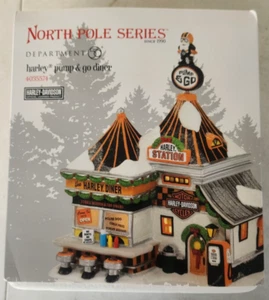 Department 56 - North Pole Series "Harley Pump & Go Diner" #4035574 NEU - Bild 1 von 4