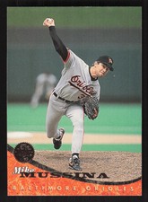1994 Leaf   Mike Mussina #105 Baltimore Orioles