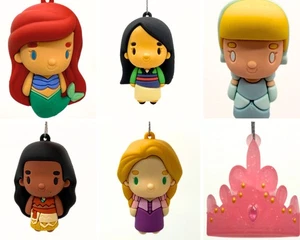 Hallmark Mystery Ornament - Disney Prinzessinnen - 2021 (rosa Box) - Bild 1 von 42