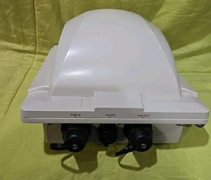 YOU ARE LOOKING AT: 1 PRE-OWNED RUCKUS WIRELESS ZONEFLEX 7762 ACCESS POINT.  - Picture 1 of 9