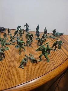 Army Men 30+ Play Set - Picture 1 of 4