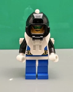 LEGO Aquanaut 2 Minifigure From Neptune Discovery Lab Set 6195, 6145, 1749 - Picture 1 of 7