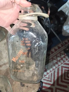 Vintage Valley Forge PA Milk Bottle Half Gallon Maplecroft Farm Dairy - Picture 1 of 2
