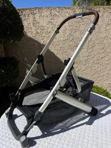 Marco de cochecito de niño de repuesto plateado UPPAbaby Cruz V2 totalmente funcional con estuche - Imagen 1 de 24