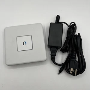 Ubiquiti Networks UniFi Security Gateway (USG) White W/ Power Supply - Picture 1 of 5
