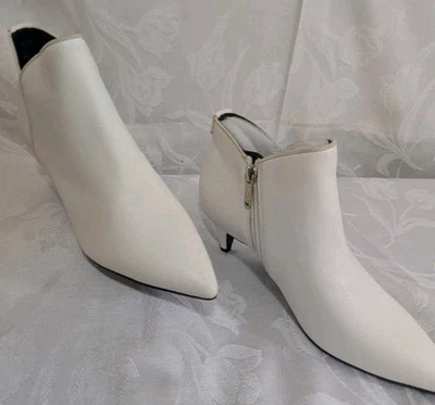 Botines Circus By Sam Edelman 7.5 Blanco Gatito Tacón Punta Cremallera Foto 1 de 4