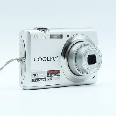 Nikon Coolpix S225 10.0MP Compact Digital Camera Silver Tested Complete Kit - Image 1 of 4