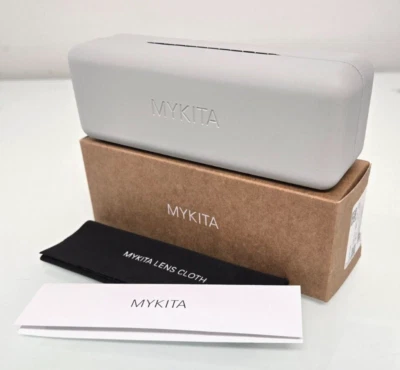 Estuche rígido para gafas Mykita con caja y tela Foto 1 de 2