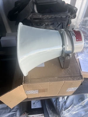 Altavoz de bocina de paginación de 15 vatios TOA SC-615T transformador de 25/70,7 V Foto 1 de 4