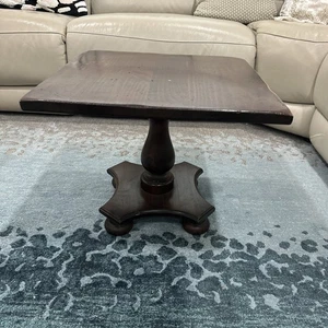 Ethan Allen Antiqued Pine Old Tavern End/cocktail Table #12-8054 19.5”x19.5”x16” - Picture 1 of 15