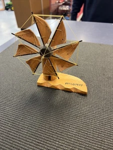 LEONARDO DA VENCI AERIAL SCREW WOODEN MODEL - Picture 1 of 5