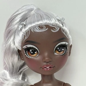 Rainbow High Ayesha Sterling Nude Gelenkpuppe - Bild 1 von 9