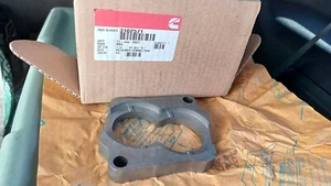Cummins 3080400 Connection / Connector Retainer Cooler Adapter Plate 3102571 - Picture 1 of 2