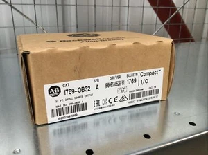 ALLEN BRADLEY 1769-OB32 COMPACT LOGIX 32-POINT 24V DC SOURCE OUTPUT MODULE SER:A - Bild 1 von 2