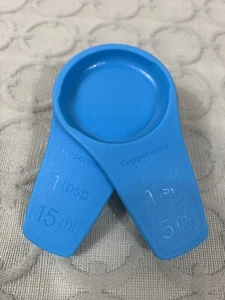 Tupperware Magnetic Measuring Spoon Set Tablespoon & Teaspoon Blue Gadget -NEW - Picture 1 of 4