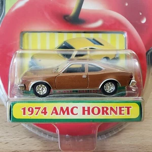 MotorMax 1974 AMC Hornet Fresh Cherries Diecast 1:64 braun - Bild 1 von 8