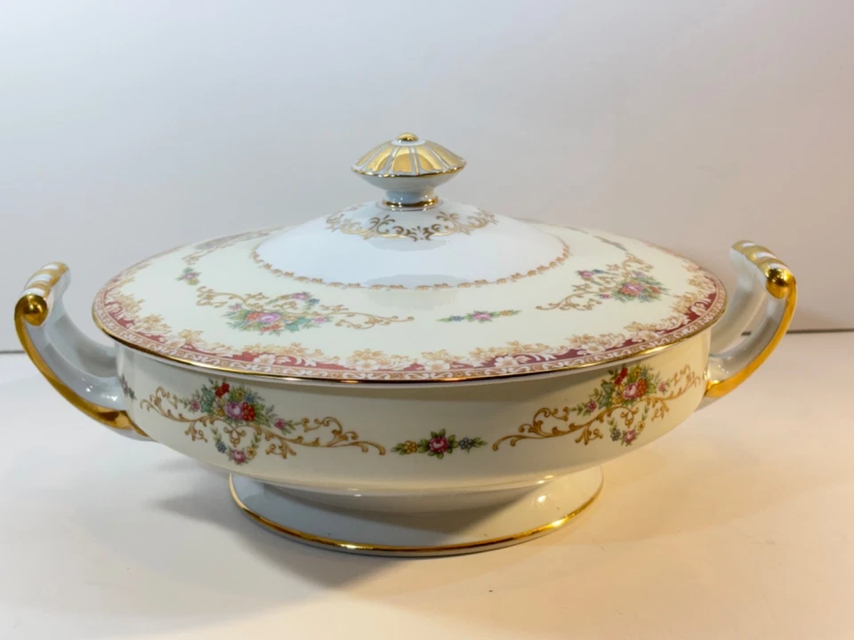 Vintage Noritake Covered Vegetable Casserole Dish/Bowl Pattern: Mystery #173 - Image 1 of 4