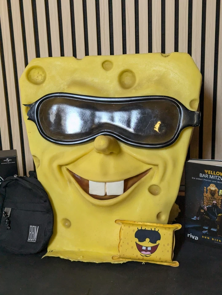 Spongebozz Kostüm und kleiner Schwamm aus dem Gewinnspiel vom SFTB/Krabbenkoke - Bild 1 von 1