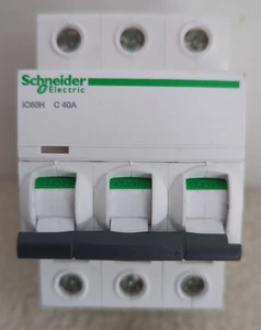 Schneider Acti9 iC60H MCB, 40A, 3 Pole, Type C A9F54340 - New Unboxed - Picture 1 of 9
