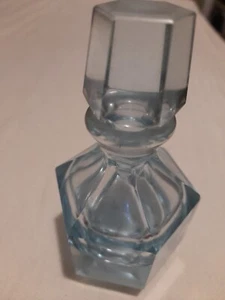 Vintage Light Blue Crystal Perfume Bottle Faceted. Mint Condition. Fpp - Picture 1 of 12