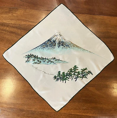 Cuadrado de Bolsillo Japonés Vintage Seda Blanca Monte Fuji Pictoral 16" x 16" Foto 1 de 3