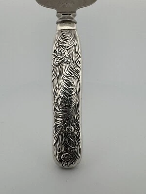 Tiffany & Co. Антикварный сервиз для тортов из чистого серебра с узором из хризантемы 1907-47 - Изображение 1 из 4