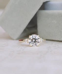 IGI GIA Lab Grown Diamond Wedding Ring 1.90 Ct Round Cut 14K Yellow Gold - Picture 1 of 9