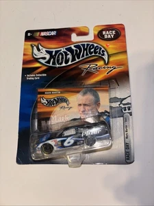 Hot Wheels Nascar Racing - Race Day Mark Martin Pfizer - B0421 - Picture 1 of 4