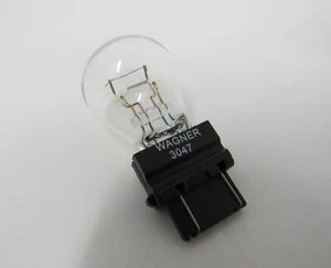 Wagner Vehicle Miniature Lamp GT8 Back Up Light Bulb 12V 21-2 CP 3047 - Picture 1 of 6