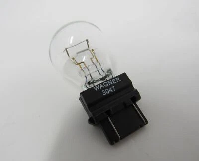 Wagner Vehicle Miniature Lamp GT8 Back Up Light Bulb 12V 21-2 CP 3047 - Image 1 of 4