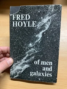 1965 FRED HOYLE "OF MEN AND GALAXIES" SPACE SMALL HARDBACK BOOK (P2) - Picture 1 of 17