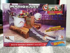 Mario Kart Boo’s Spooky Sprint - Hot Wheels Circuit Track Set, Exclusive Shy Guy - Picture 1 of 2