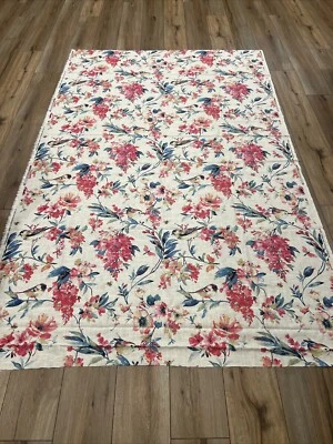 Tecido para estofamento Covington LARISSA floral azul amora para cortinas domésticas 56” x 88” - Imagem 1 de 4