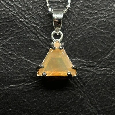 Trillion Orange Kiss Mexican Fire Opal Custom Handmade Pendant Necklace - Imagem 1 de 3