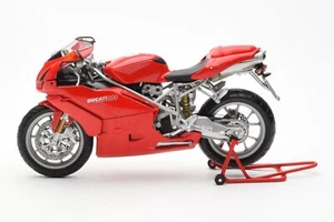 122120200 Ducati 999 Street Version Red Minichamps 1/12 - Picture 1 of 4
