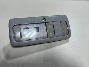 Interruptor de techo corredizo luz cúpula delantera Toyota Corolla Matrix Vibe 2003-2008 - Imagen 1 de 4