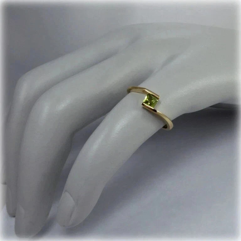 0.80 Ct Princess cut Natural Peridot Solitaire Engagement Ring 14K Yellow Gold - Image 1 of 4